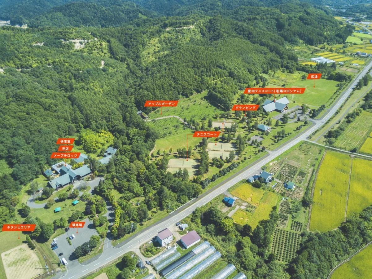 Log Hotel The Maple Lodge Iwamizawa Экстерьер фото