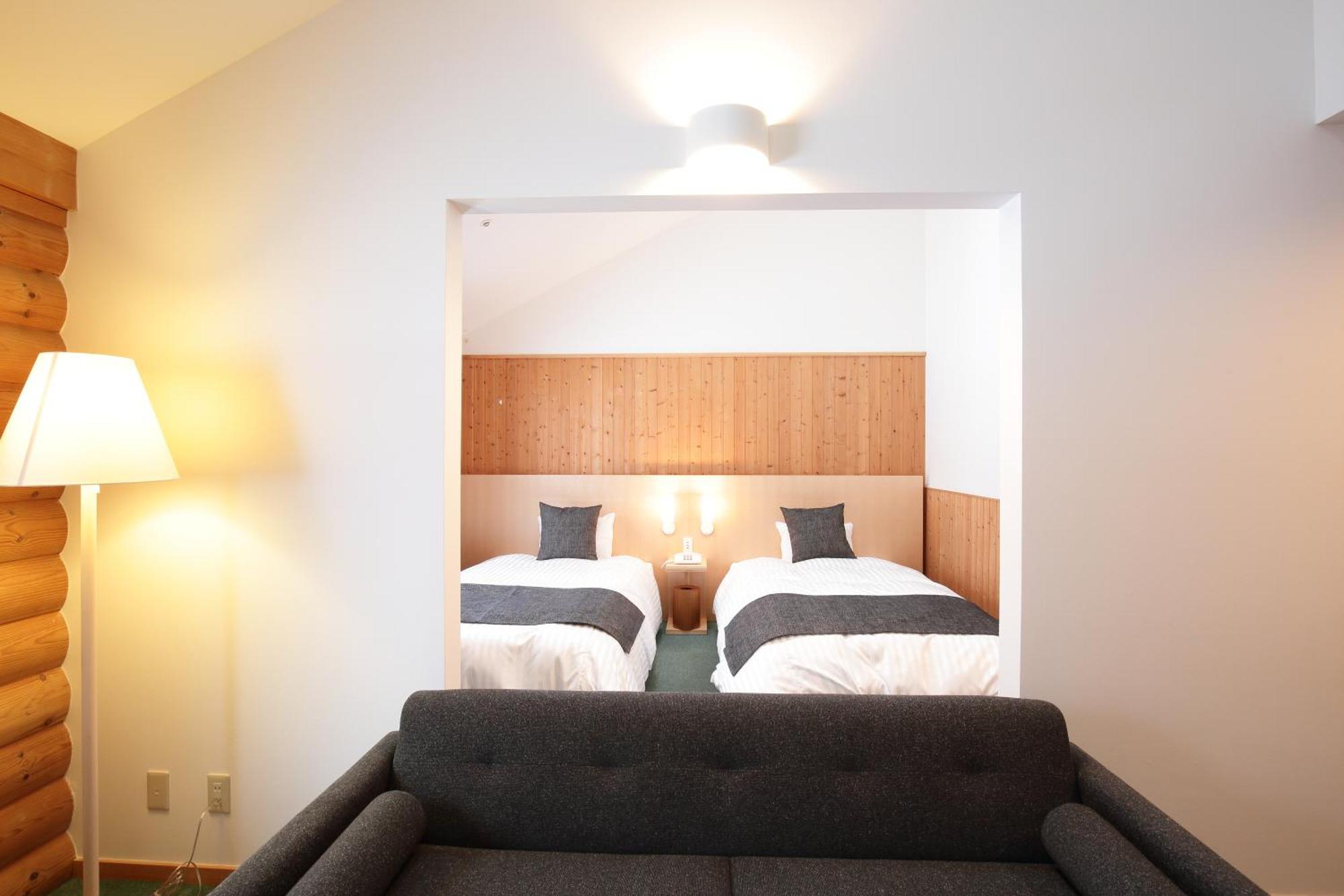 Log Hotel The Maple Lodge Iwamizawa Экстерьер фото