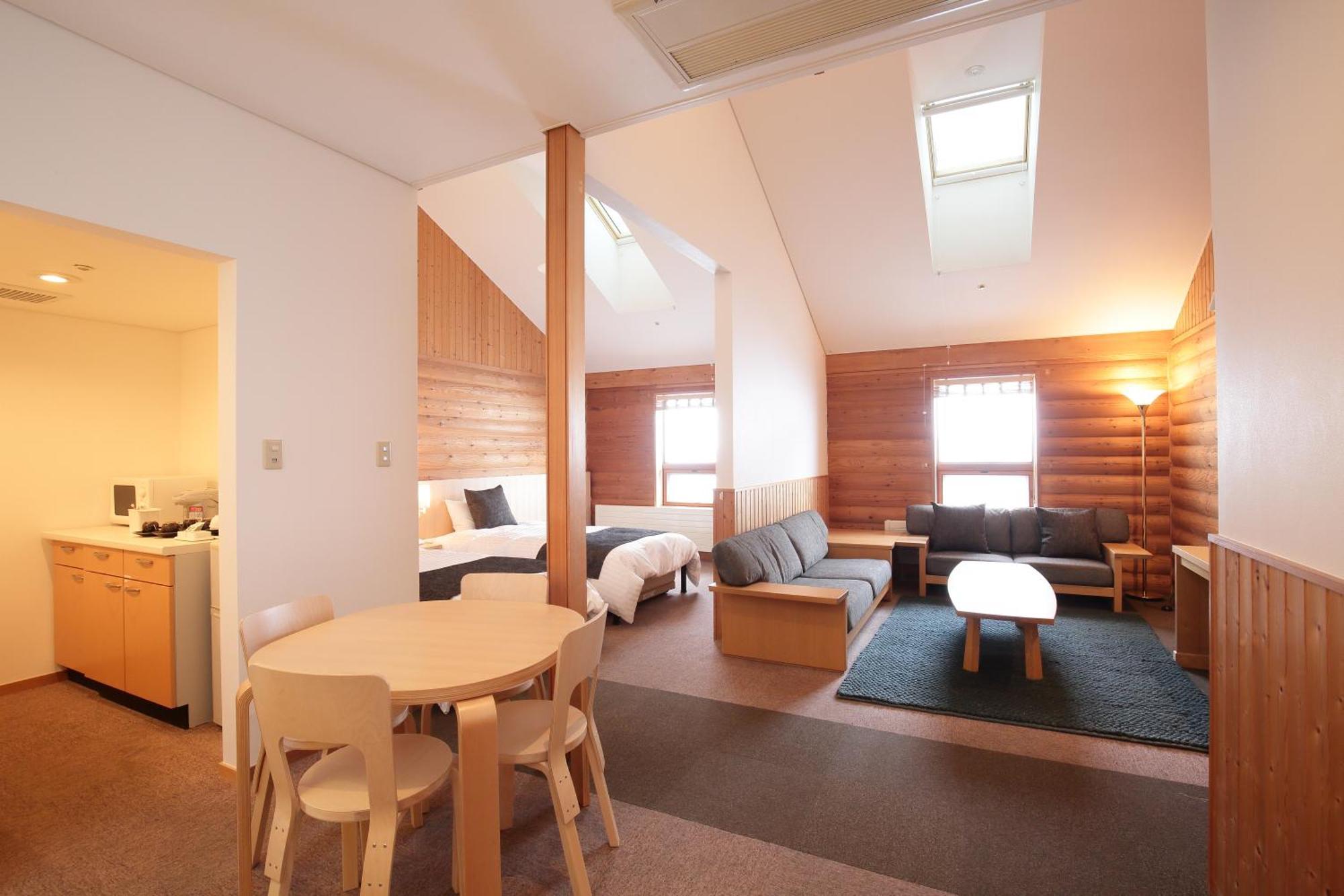 Log Hotel The Maple Lodge Iwamizawa Экстерьер фото