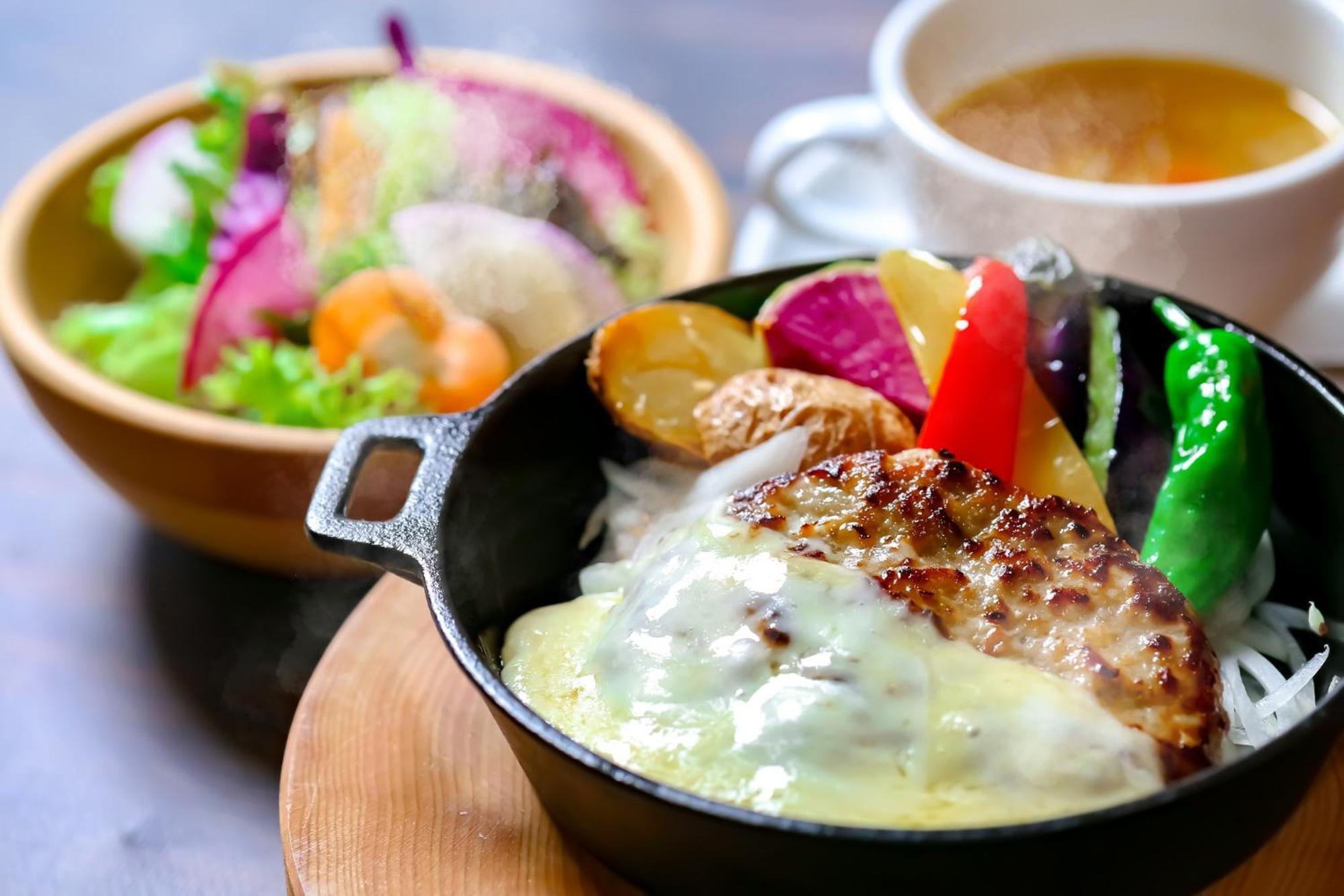 Log Hotel The Maple Lodge Iwamizawa Экстерьер фото